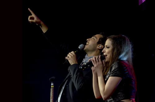 Fiesta. El grupo Motel presentó su disco Multicolor 2 en la Ciudad de México. Lo acompañó Paty Cantú y Ximena Sariñana.