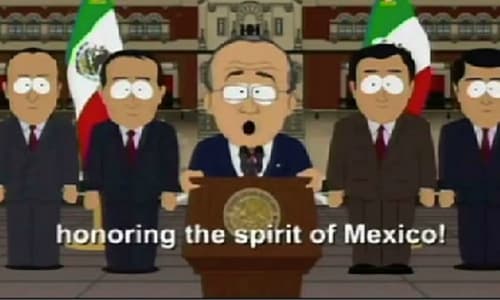 México. El Calderón caricaturizado aparece en el Zócalo, dando un discurso con el escudo y el Palacio Nacional a sus espaldas.