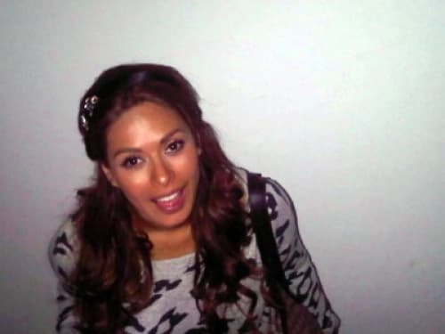 Galilea 'desnuda' su embarazo en Internet