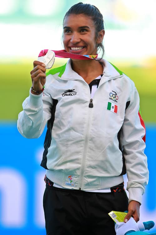 Gabriela Elizabeth Medina obtuvo la medalla de plata. Gaby Medina se lleva plata en 800m