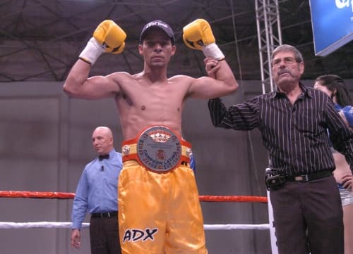 Buen triunfo consiguió el lagunero en Morelos, ante el capitalino “Cerillo” Jiménez, a quien vapuleó. (Archivo)