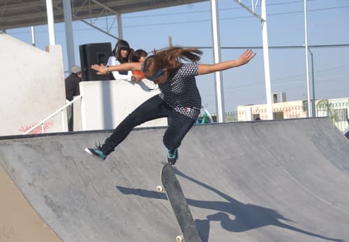 Reinauguran. Jóvenes mejoran el Skate Park de Gómez.