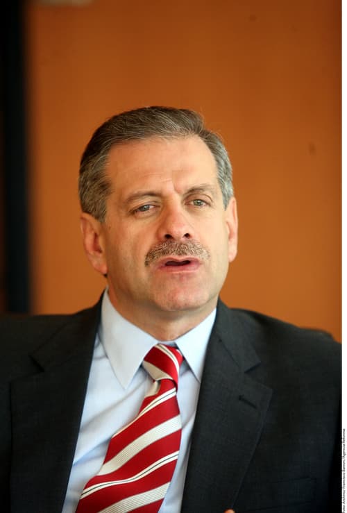 Cambios.Hidalgo Monroy, maestro en finanzas, se desempeñaba hasta ayer como director general del Servicio de Administración y Enajenación de Bienes (SAEB).
