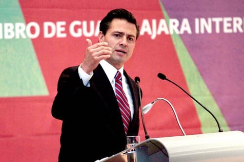 Enrique Peña Nieto fue objeto de burlas tras su participación en el FIL, donde se equivocó con el nombre de algunos autores.