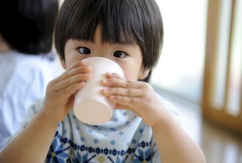 Leche en polvo para bebés tiene cesio radiactivo en Japón
