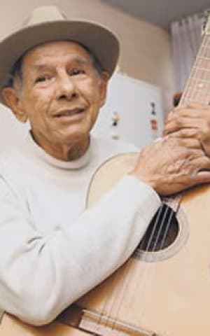 El compositor colombiano Wilson Choperena fallece ayer a los 88 años en Bogotá, a consecuencia de complicaciones por problemas pulmonares.