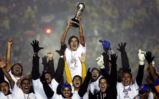 Festeja Tigres con afición regia su tercer campeonato