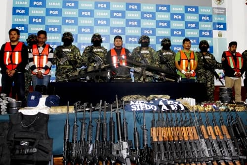Semar. La Secretaría de Marina Armada informa que Raúl Lucio Hernández Lechuga, 'El Lucky' uno de los fundadores de 'Los Zetas' fue detenido en un operativo en un rancho de Córdoba, Veracruz.
