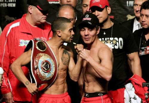 Jorge “Travieso” Arce venció en 2011 en Las Vegas a Wilfrido Vázquez. (Chris Farina-Top Rank)