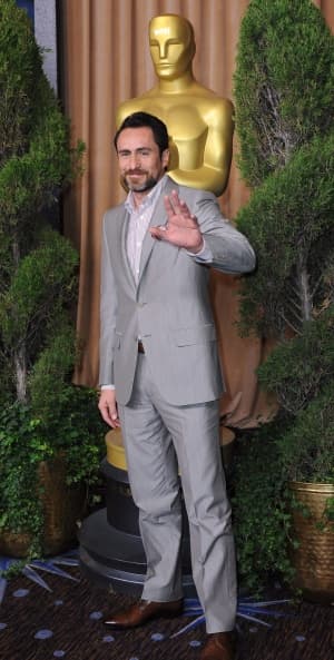 El actor mexicano Demián Bichir, nominado al Oscar como Mejor Actor por su papel protagónico en la producción independiente 'A better life', indicó que la película ha cambiado la manera de pensar entre los estadunidenses sobre el tema migratorio.