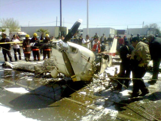 Las autoridades acordonaron un área de dos cuadras a la redonda.( EL SIGLO DE TORREÓN)