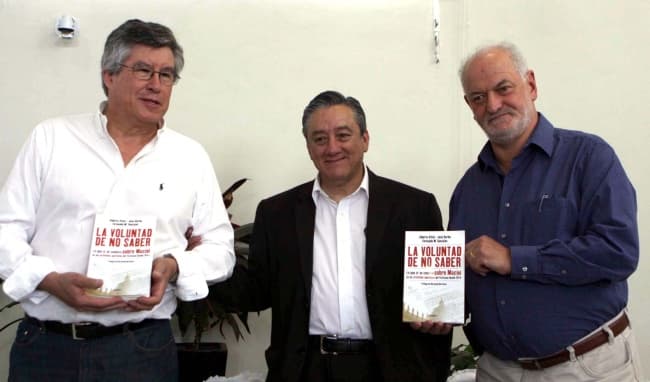 El libro escrito por Alberto Athié, José Barba y Fernando M. González, presentado por Bernardo Barranco y Carmen Aristegui, ha generado grandes expectativa y la presencia de unos 100 representantes de los medios de comunicación. (Notimex)