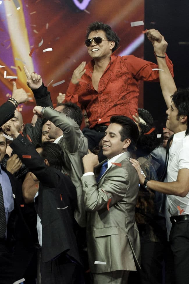 El mejor imitador. Roy Ramos, quien se destacó por su imitación de Luis Miguel, se coronó como el ganador del programa.