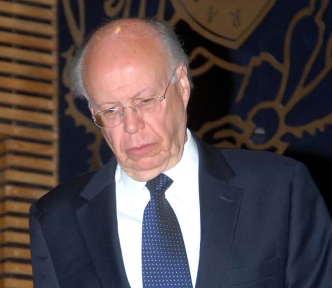 El rector José Narro dijo que México y la UNAM han perdido a uno de sus hijos más grandes:“por eso nuestro luto y nuestro dolor”. (Archivo)