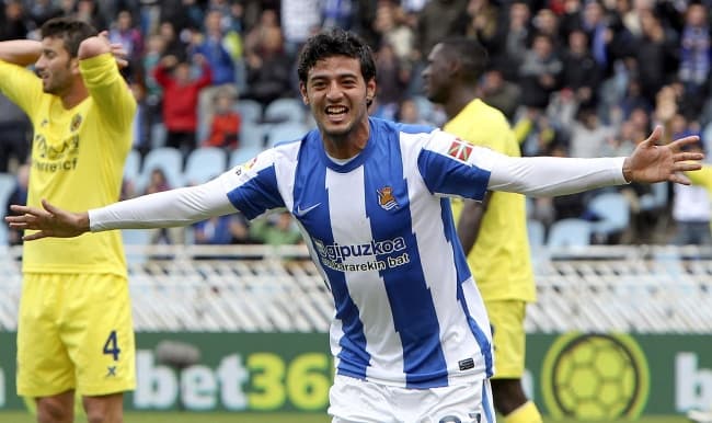 El mexicano entre los mejores traspasos de la temporada 2011-2012.