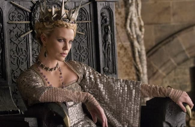 ''Yo no fui educada en un mundo de fantasía, sino con mucha verdad, y estoy muy agradecida por ello. Es lo que ahora intento transmitir a mi hijo. No creo que podamos realmente apreciar la luz si no entendemos la
oscuridad''. (CHARLIZE THERON/Actriz)