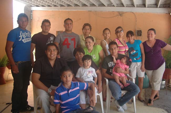 Tradición. Los domingos todos los familiares de Oribe Peralta se reúnen para platicar sobre sus vidas.