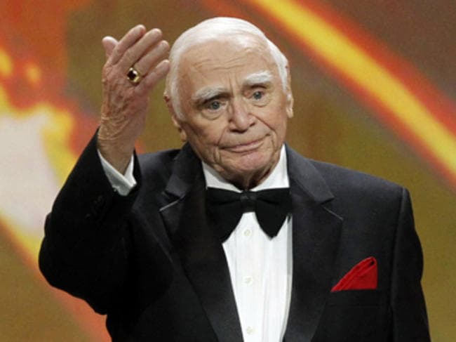 Deceso. El día de ayer a la edad de 95 años, falleció el actor Ernest Borgnine de insuficiencia renal.