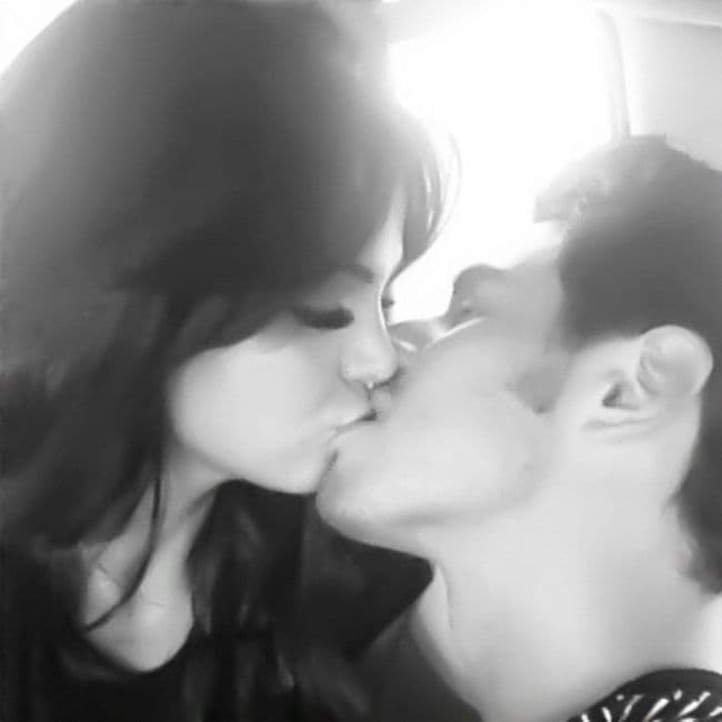 La pareja demostró su amor.