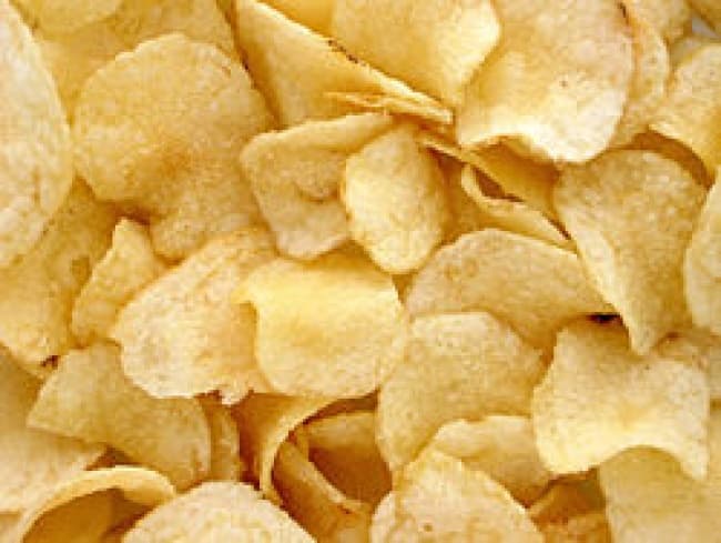 Unas 70 escolares salvadoreñas resultaron intoxicadas hoy después de comer papas fritas en la cafetería de su escuela en Zacatecoluca (centro). (Archivo)
