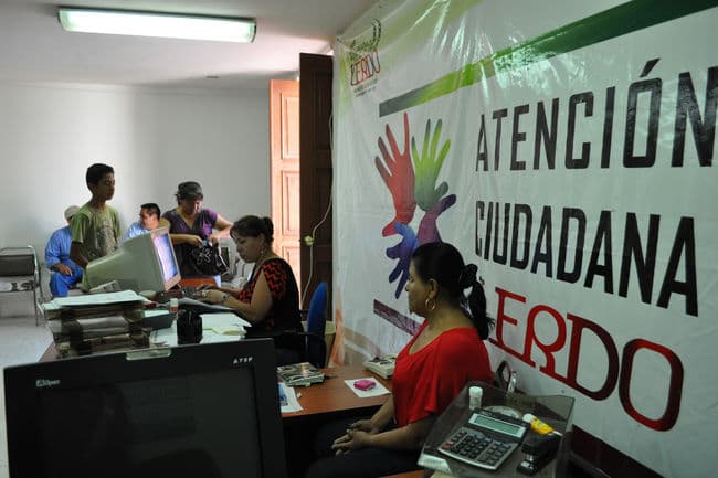Demandas. A diario se presentan solicitudes de cartas de identidad en Atención Ciudadana de Lerdo.