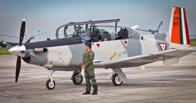 Estrenan. Presentan oficialmente, en la base aérea de Santa Lucía, cuatro aviones turbohélice T-6 modelo Texan II,