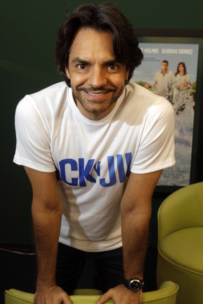 'Llevo una vida muy sana, así que no estoy continuamente en fiestas, soy abstemio y no le hago a drogas”.
- EUGENIO DERBEZ, Comediante