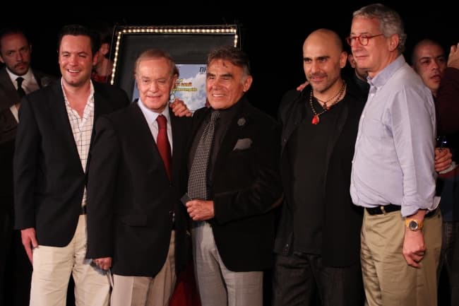 José Ramón Fernández develó la placa. (El Universal)