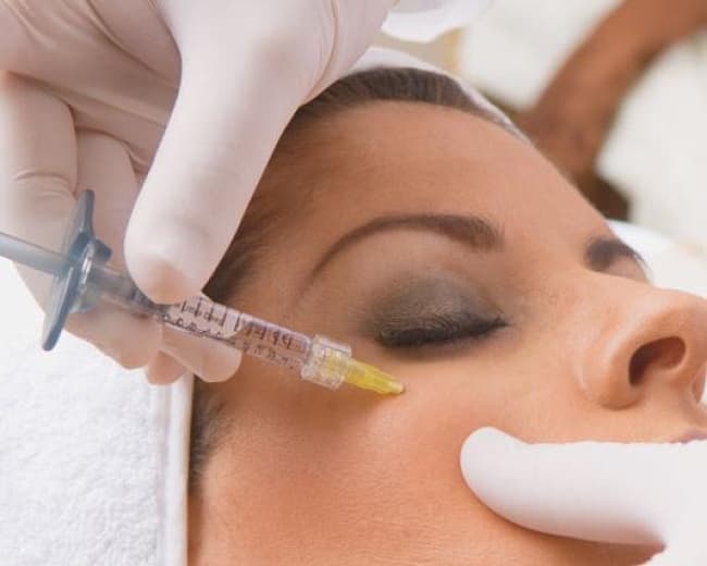 El método de la mesoterapia está considerado como uno de los tratamientos clásicos de la medicina estética moderna y sigue siendo utilizado hoy en día para reducir la celulitis, prevenir las arrugas y luchar contra la alopecia. INTERNET