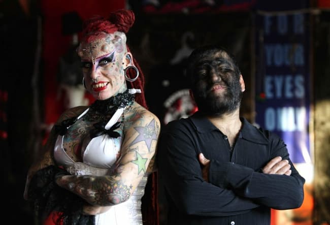 'El hombre lobo' y 'la mujer vampiro' (María José Cristerna), unieron sus voces para hablar del 'bulling' o matoneo y de la violencia intrafamiliar. (EFE)