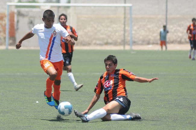 El Calor de San Pedro empató ayer a un gol con el equipo Santos Los Mochis en Segunda División de Talentos. (Archivo)
