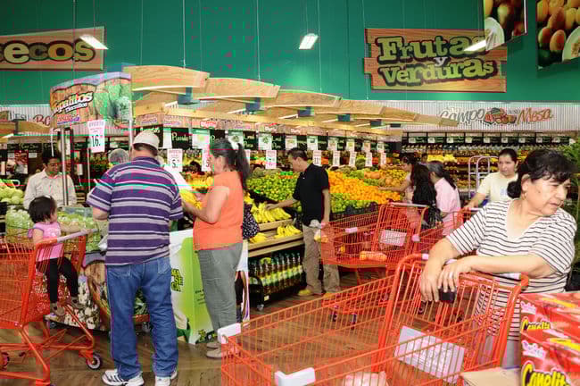 Una más. Ayer abrió sus puertas la tienda Al Súper Store Las Etnias, en el fraccionamiento Puerta de Hierro en Torreón.