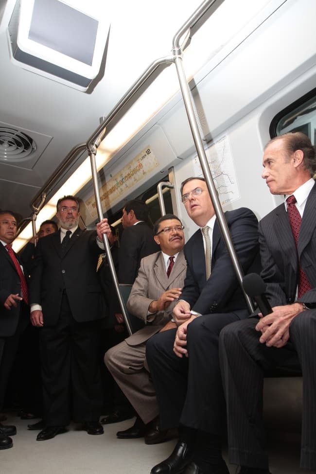 Ebrard realizó el último recorrido de supervisión por la Línea 12 del Metro previo a su inauguración.