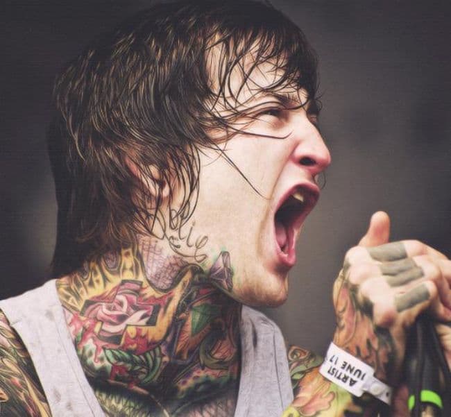 Cantante. Mitch Lucker, vocalista del grupo Suicide Silence.