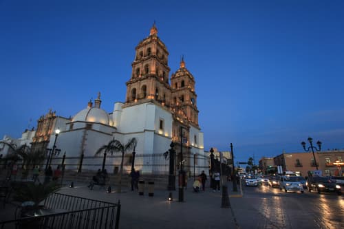 Cambio. Aunque la mayor parte de la Catedral Basílica Menor mantendrá el color blanco, elementos como la cúpula y el guardapolvo recibirán nuevas tonalidades.