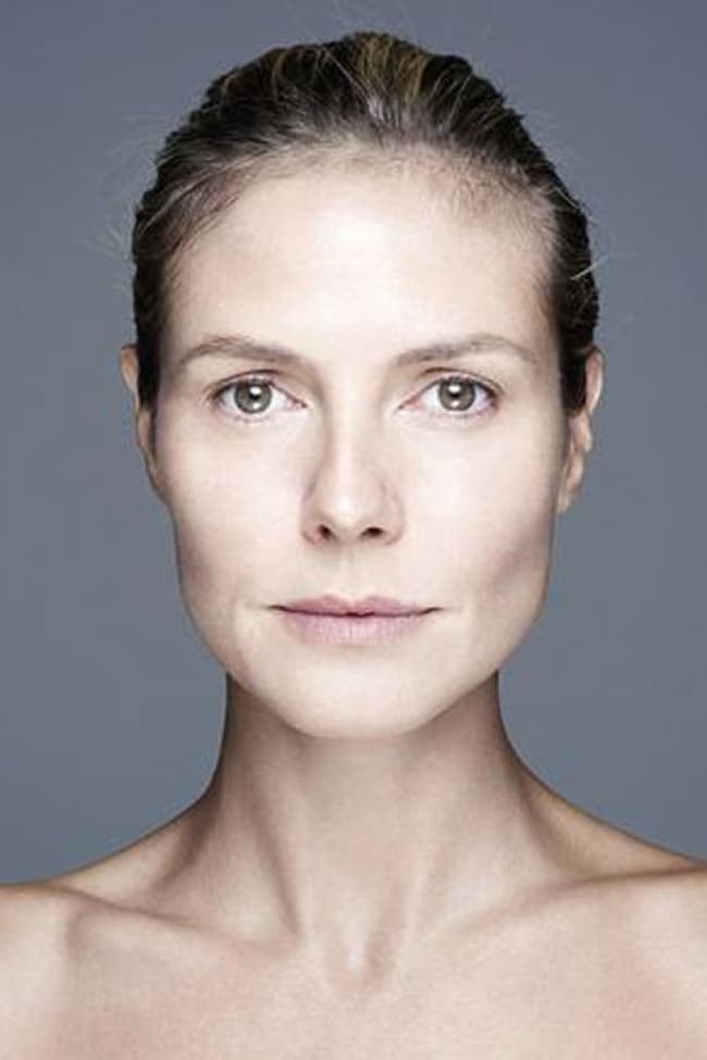 De acuerdo con el portal entertainmentwise.com, la alemana encabezó la campaña BearFaced Day para animar a las mujeres a salir sin maquillaje y donar para Children in Need.