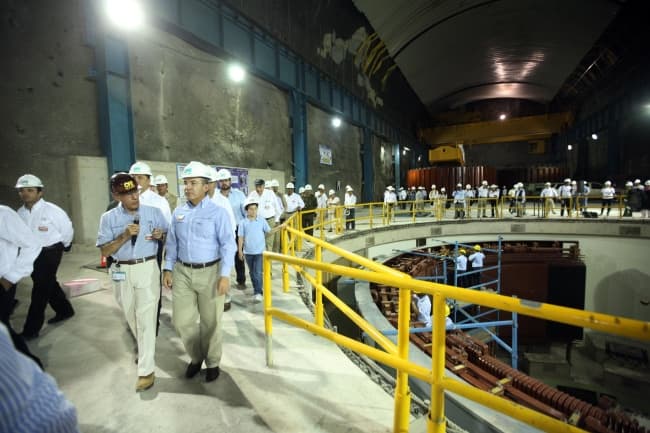 Producción. La presa hidroeléctrica ‘La Yesca’ es una de las magnas obras de Felipe Calderón Hinojosa. (NOTIMEX)