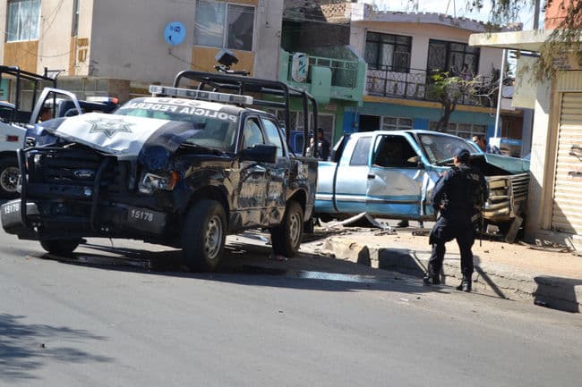 Colisión. Fuerte choque provocaron ayer los federales en Allende y Zaragoza.