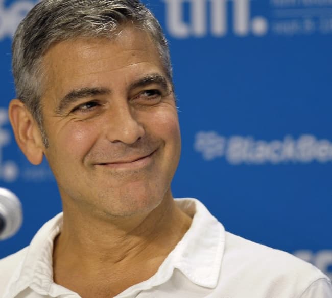 Clooney se ha caracterizado por no formalizar a fondo ninguna de las relaciones amorosas que ha tenido durante sus ya 51 años. (ARCHIVO)