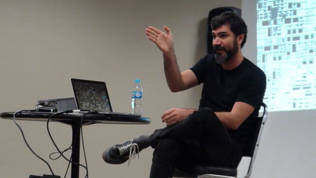 Responsabilidad. El arquitecto mexicano Iñaki Echeverría enfatizó sobre la importancia social que tiene la arquitectura en general. (EL SIGLO DE TORREÓN / Iván Corpus)
