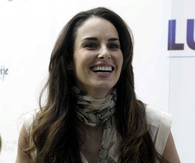 La actriz mexicana Ana Serradilla confirmó que el 12 de diciembre pasado se casó con el productor Héctor Samperio.