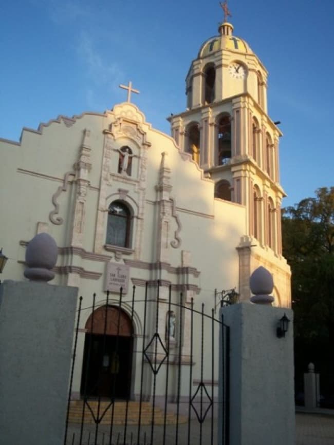 IGLESIA DE SAN ISIDRO, EN ARTEAGA, COAHUILA.