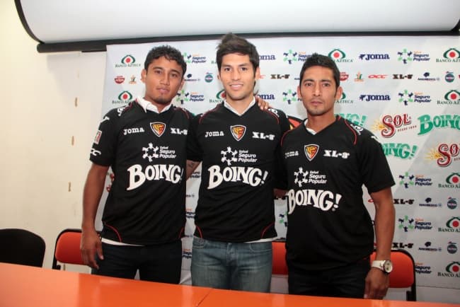 Los refuerzos lucieron la nueva playera felina que estrenarán ante el América.
