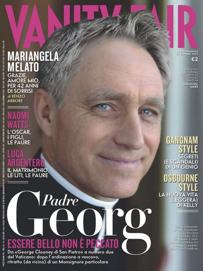 En la portada de la revista, Vanity Fair agrega, debajo de 'Padre Georg, ser guapo no es pecado', la frase: 'Del George Clooney de San Pedro a número dos del Vaticano: tras la ordenación de obispo, retrato de cerca de un monseñor particular'.