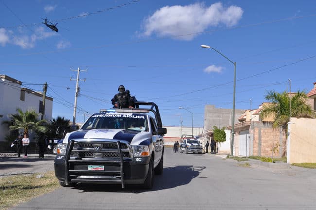 Atienden reportes. Elementos de la Dirección de Seguridad Pública Municipal acudieron desde ayer a los puntos donde se reportaron las detonaciones de este sábado.