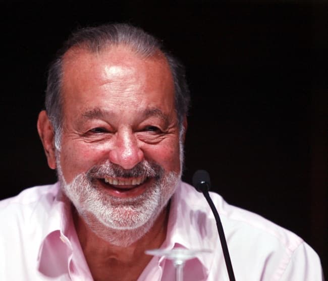 Carlos Slim Helú, propietario de América Móvil, Teléfonos de México (Telmex) y otras empresas, encabeza la nueva lista de los 50 empresarios más destacados de México.