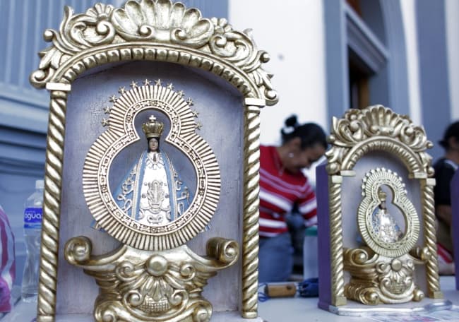 El prelado, quien también es arzobispo de Tegucigalpa, abogó en su homilía porque este año 'reine la comprensión, el amor y el respeto' entre los hondureños, pues 'Honduras se ha visto dividida por confrontaciones', sobre todo por razones políticas.