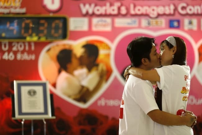Récord Guinness del beso más largo