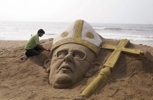 Escultura de arena del Papa Francisco