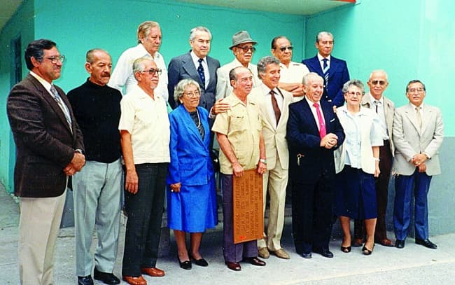 PRIMERA GENERACIÓN DE LA 'COMERCIAL TREVIÑO'